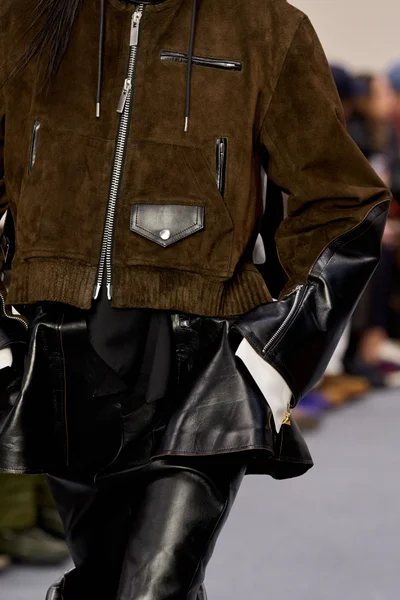 Look 32